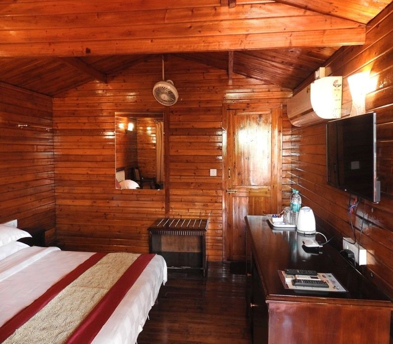 Deluxe Wood Cabin