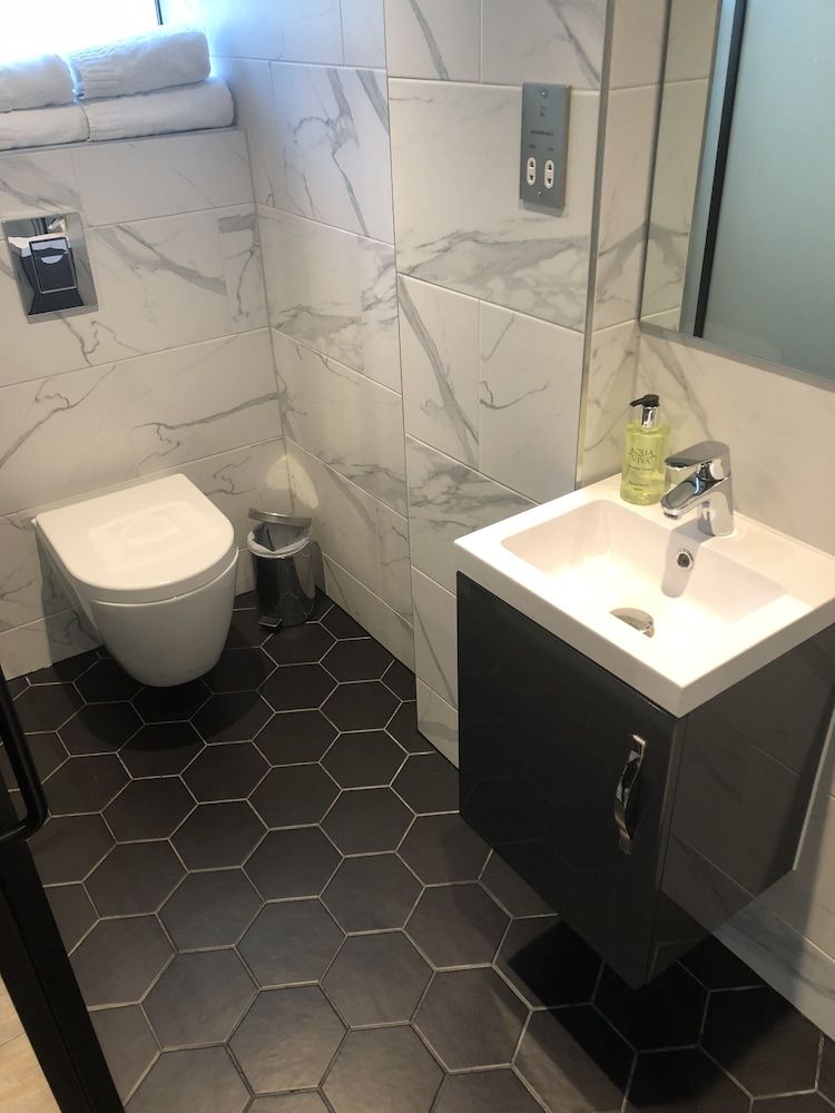 undefined Euston Square Hotel 8