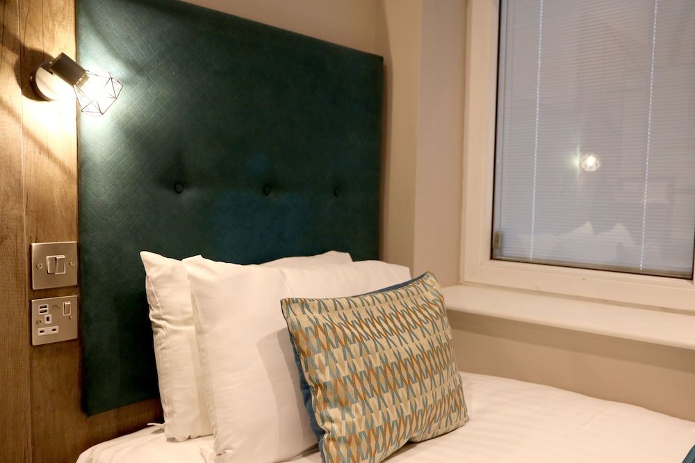 undefined Euston Square Hotel 10