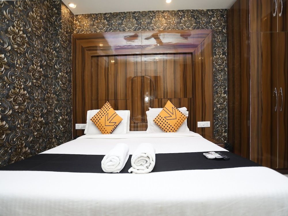 Hotel Luxury Stay Business Class with Airport Drop