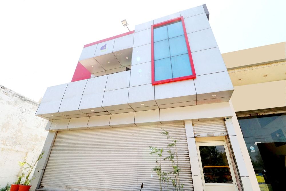 undefined OYO 41568 Hotel Orchid