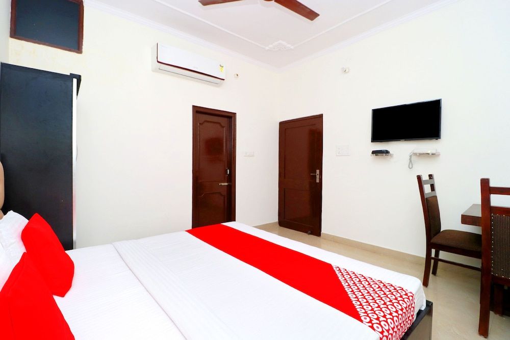 OYO 41568 Hotel Orchid Standard Double Room 8