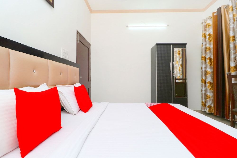 OYO 41568 Hotel Orchid Standard Double Room 4