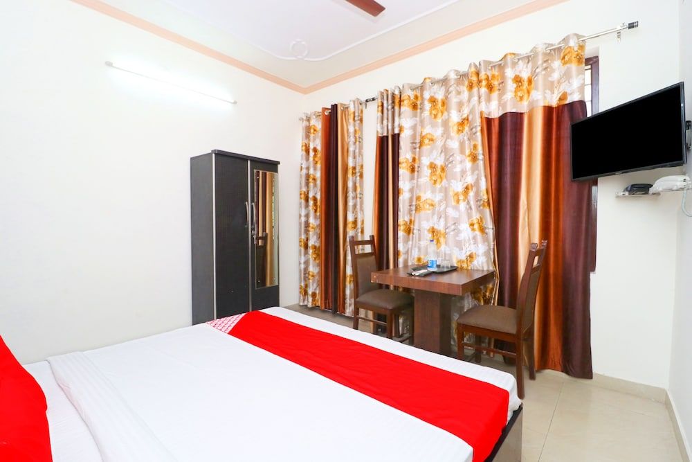 OYO 41568 Hotel Orchid Standard Double Room 7