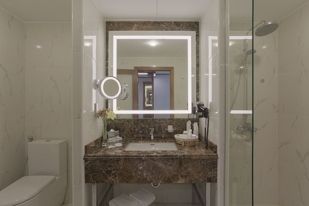 Landmark Amman Hotel & Conference Center Premium Room 8