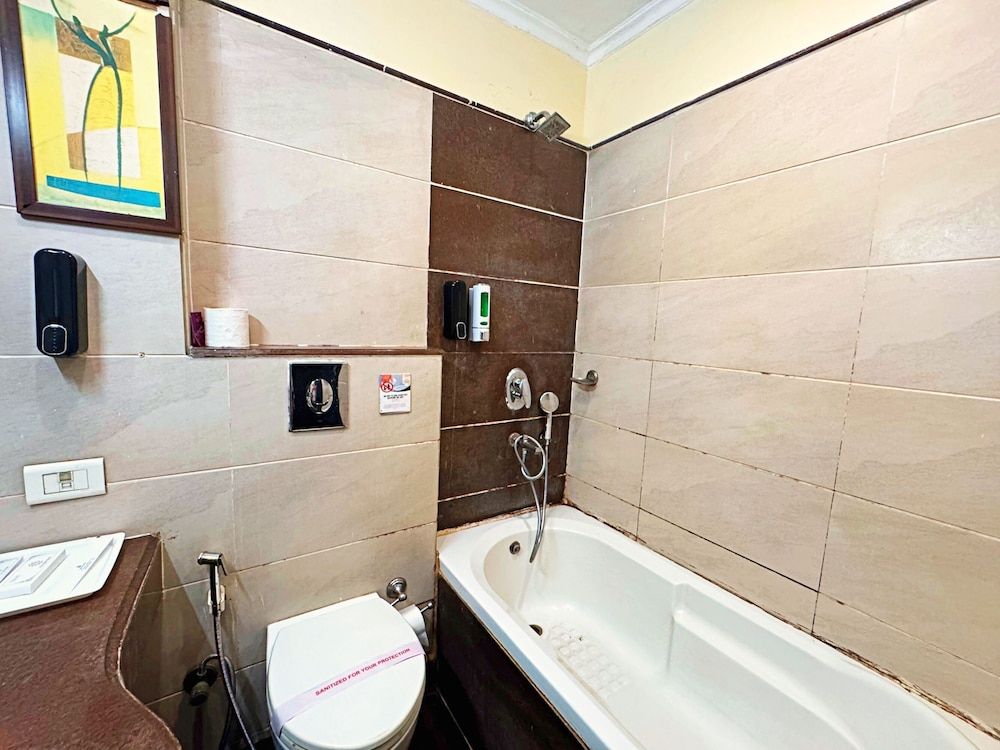 The Oakland Plaza by Orion Hotels Deluxe Double or Twin Room 13