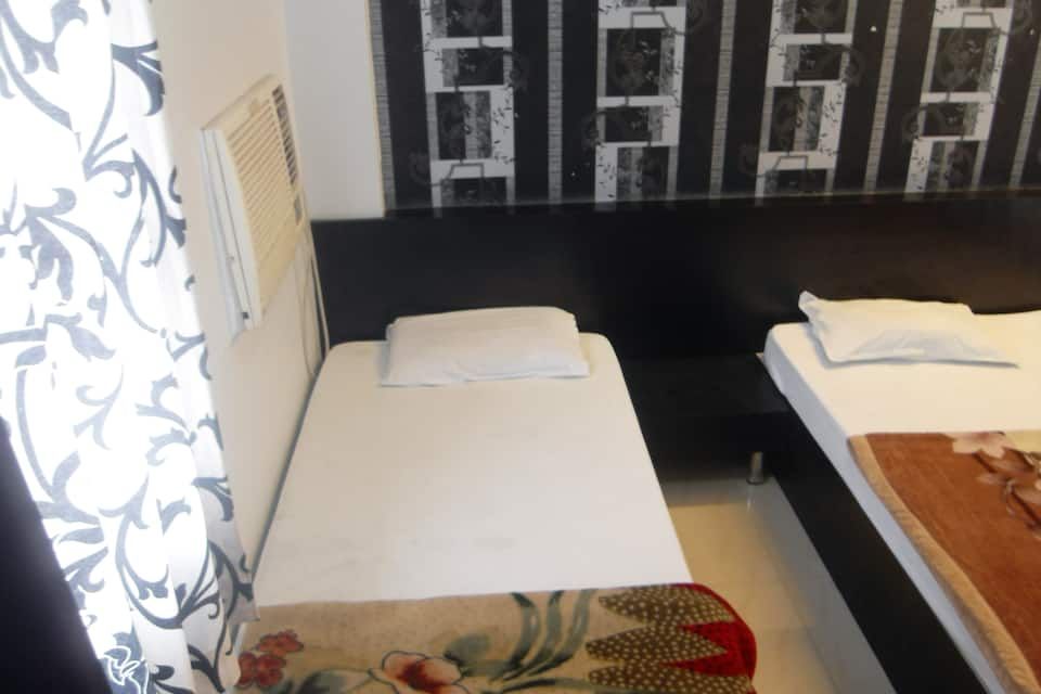 undefined Kanha Hotel & Restaurant 10