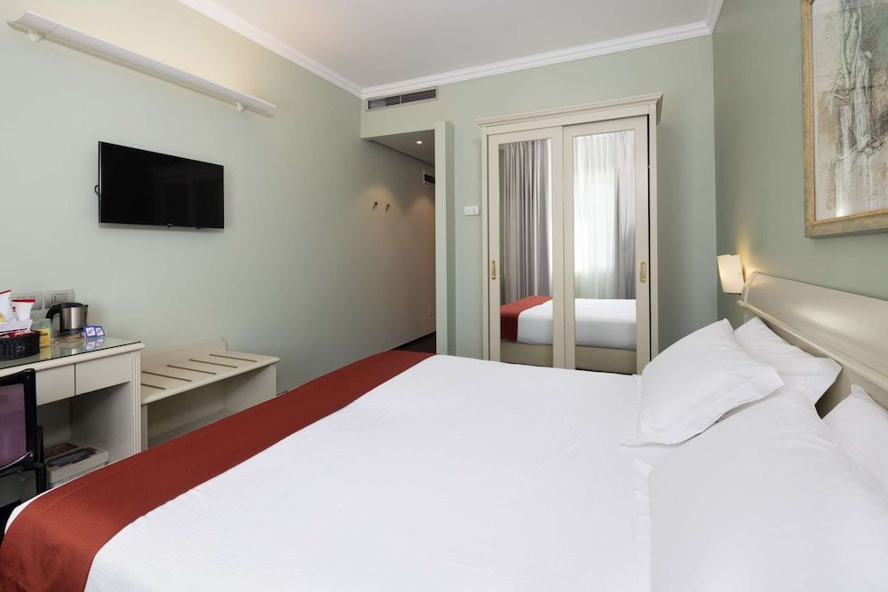 undefined Best Western Hotel Major 10