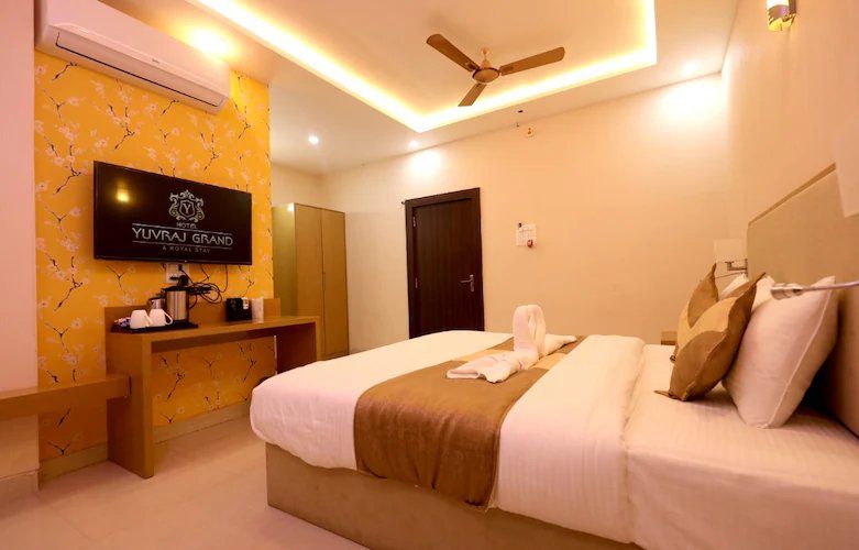 Hotel Yuvraj Grand SUPER DELUX 2