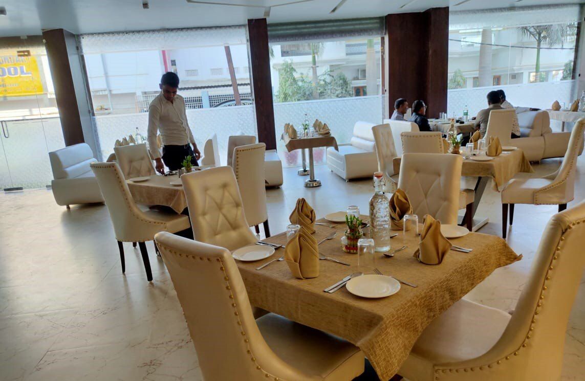 Food & Dining
