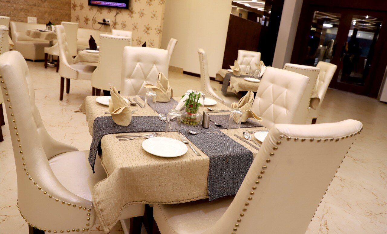 Food & Dining