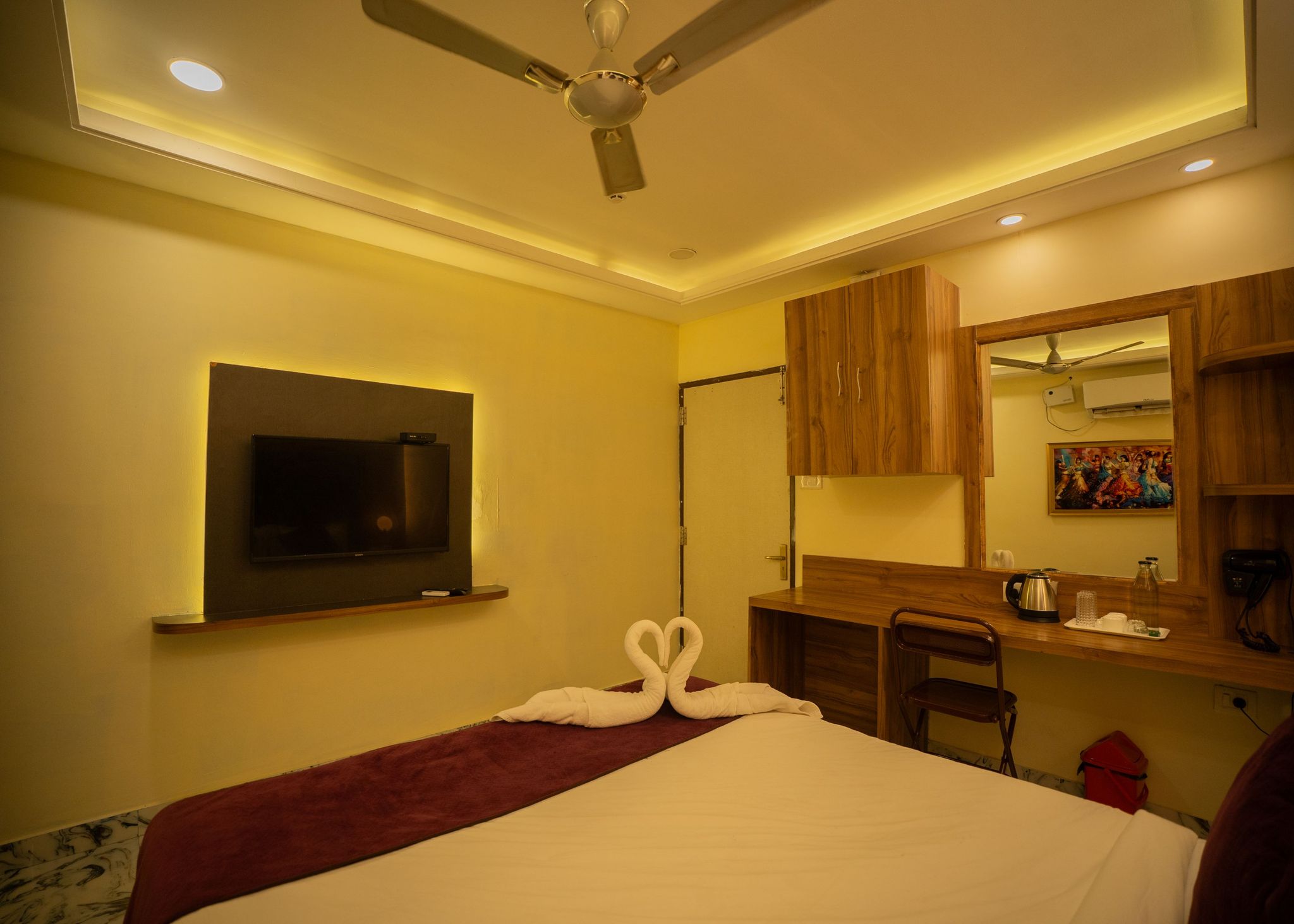 All Season Residency Super Deluxe Room 5