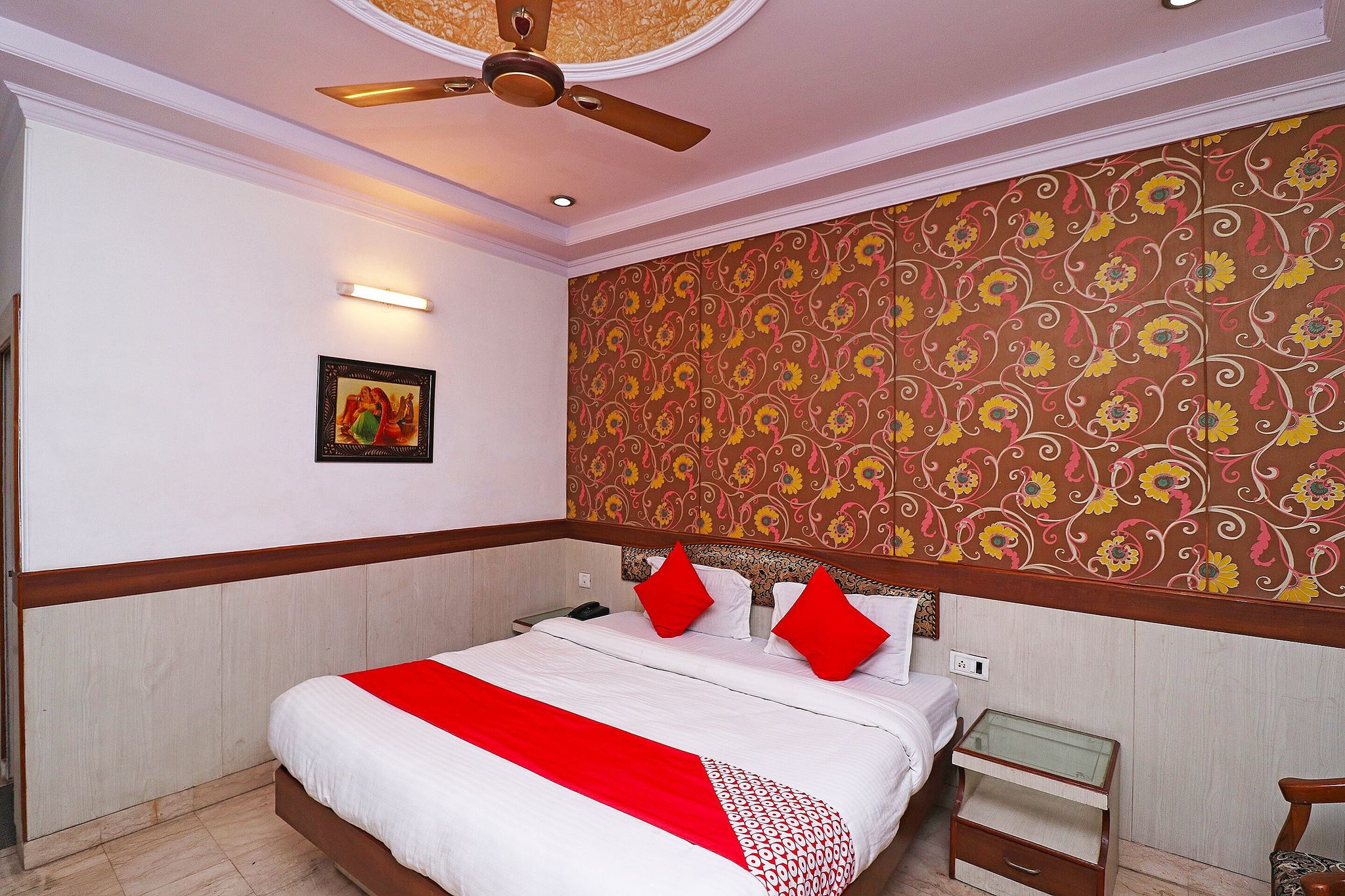 undefined OYO Hotel Solitaire & Restaurant 8