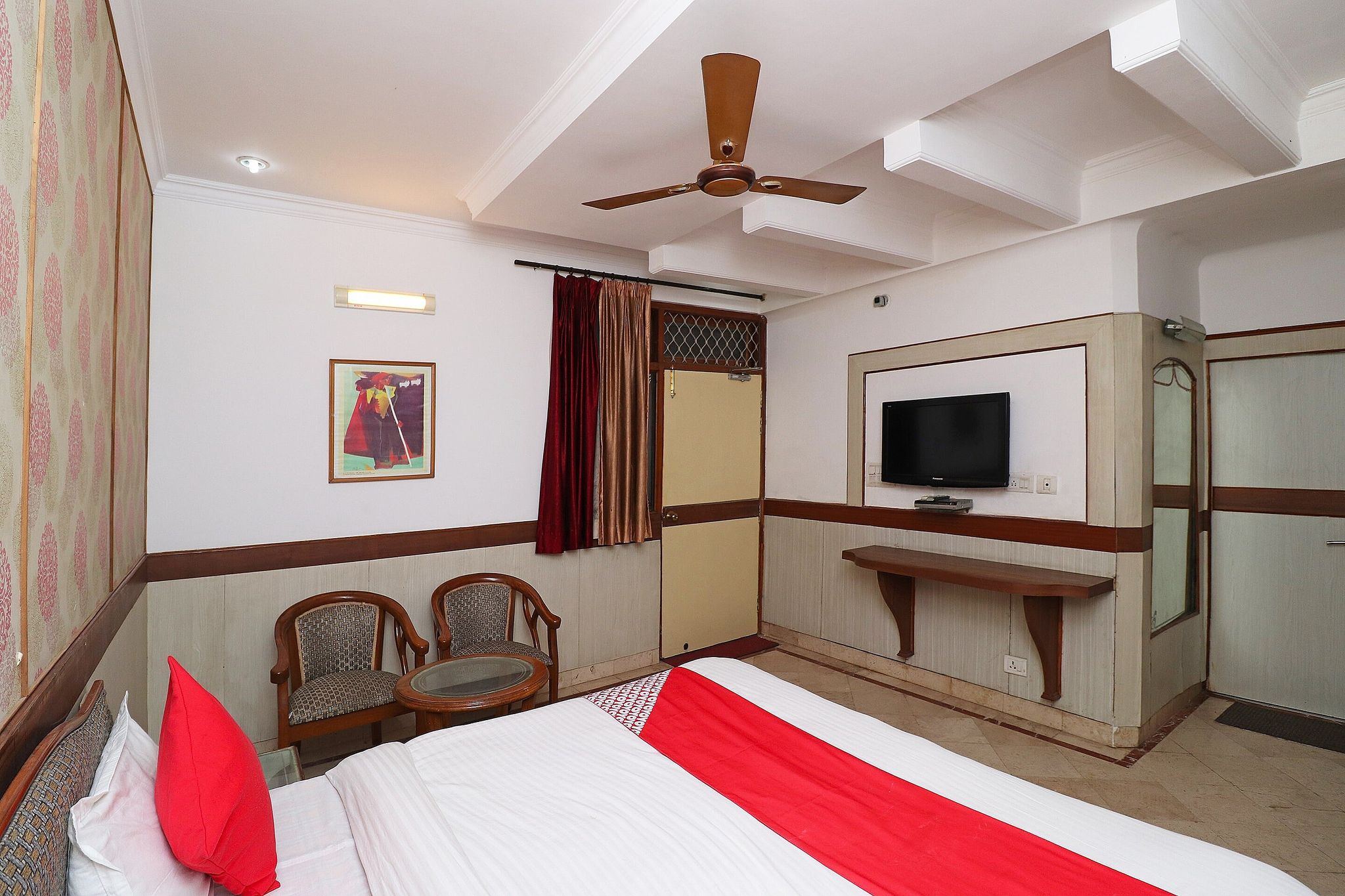 undefined OYO Hotel Solitaire & Restaurant 7