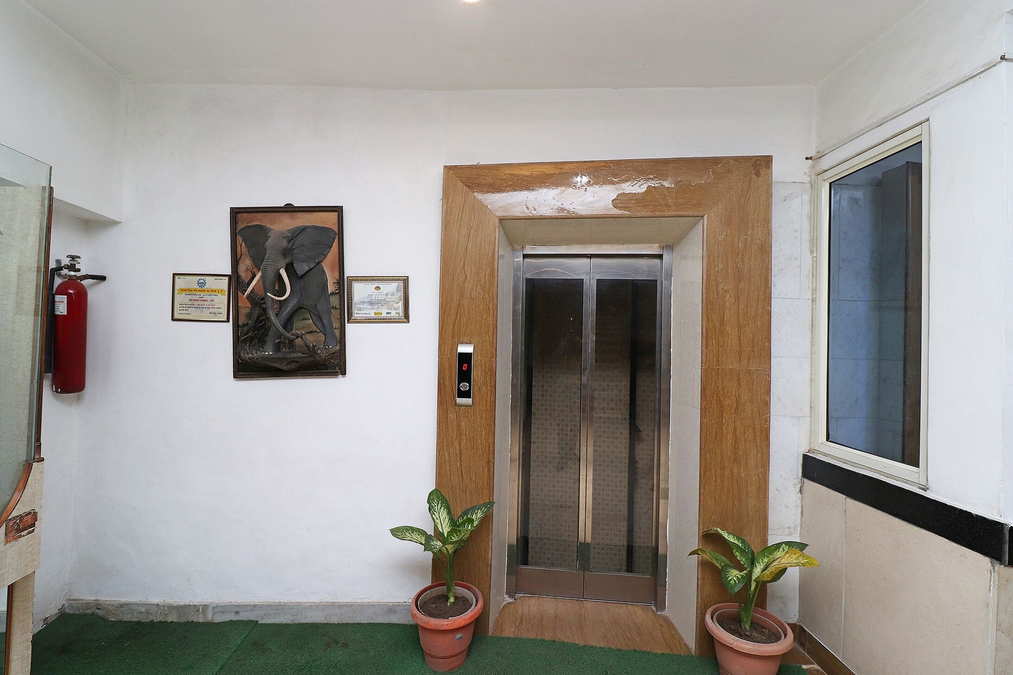 undefined OYO Hotel Solitaire & Restaurant 6