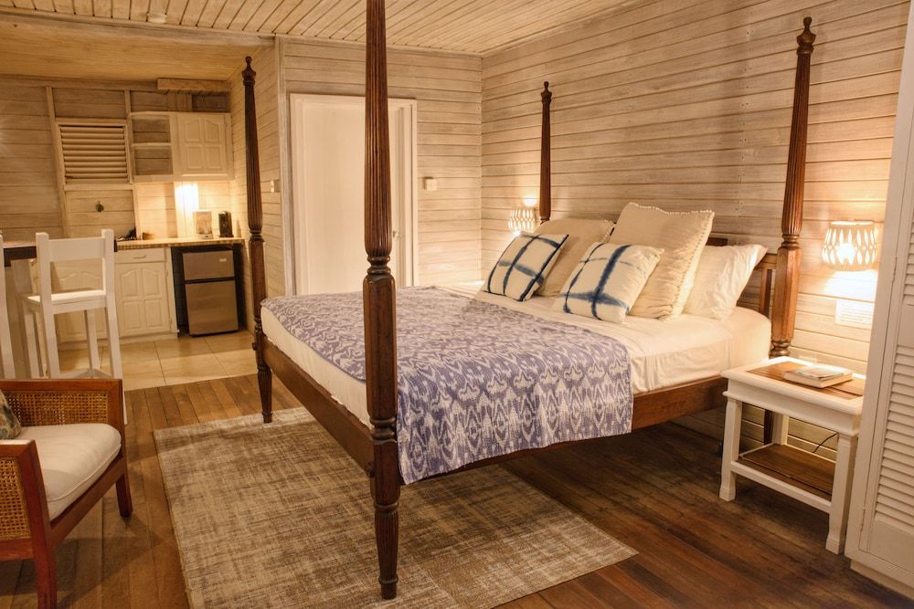Superior Studio, 1 King Bed, Kitchen, Ocean View (Carib Suite)