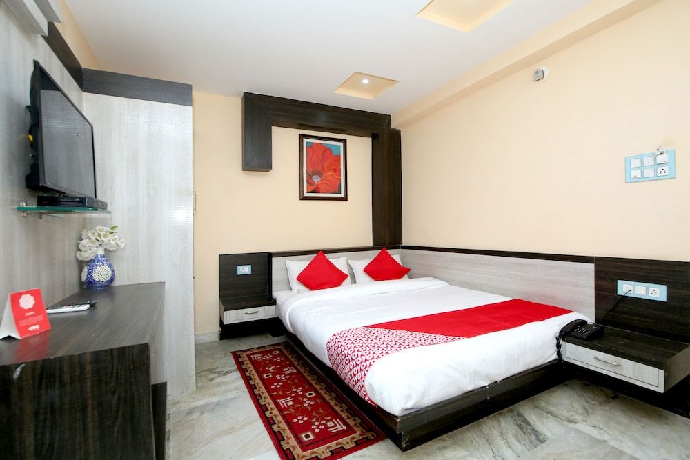 undefined OYO 24339 Hotel Vega 5