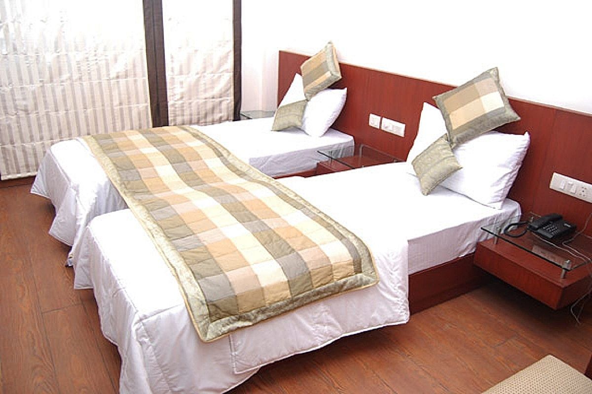 Hotel Shaurya Dwarka Deluxe Room 2