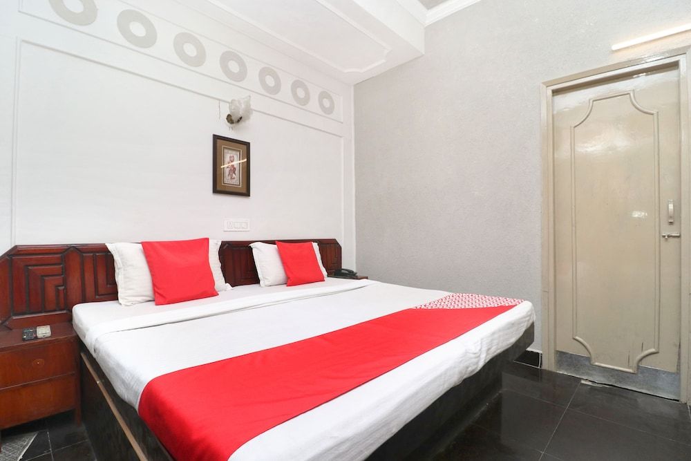 OYO 16098 Hotel Amrit Standard Room 18