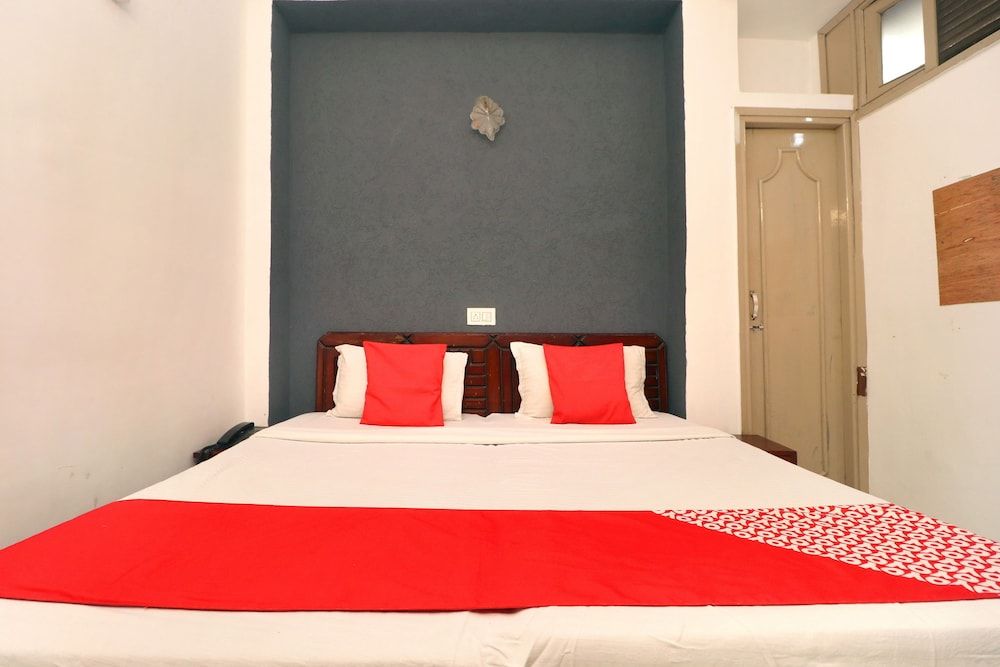 OYO 16098 Hotel Amrit Standard Room 10