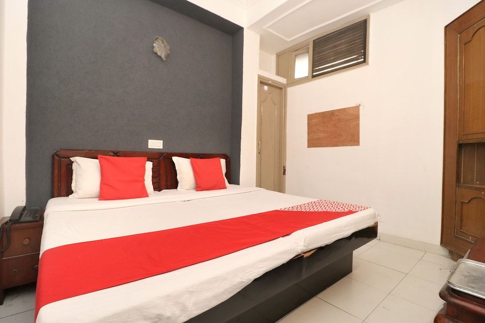 undefined OYO 16098 Hotel Amrit 10