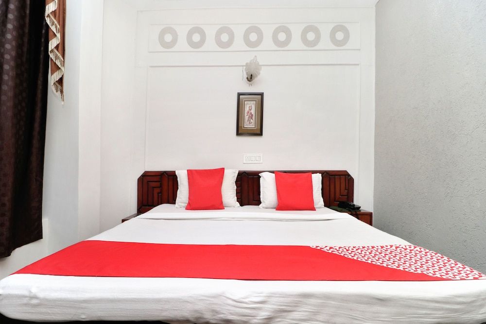 OYO 16098 Hotel Amrit Standard Room 7