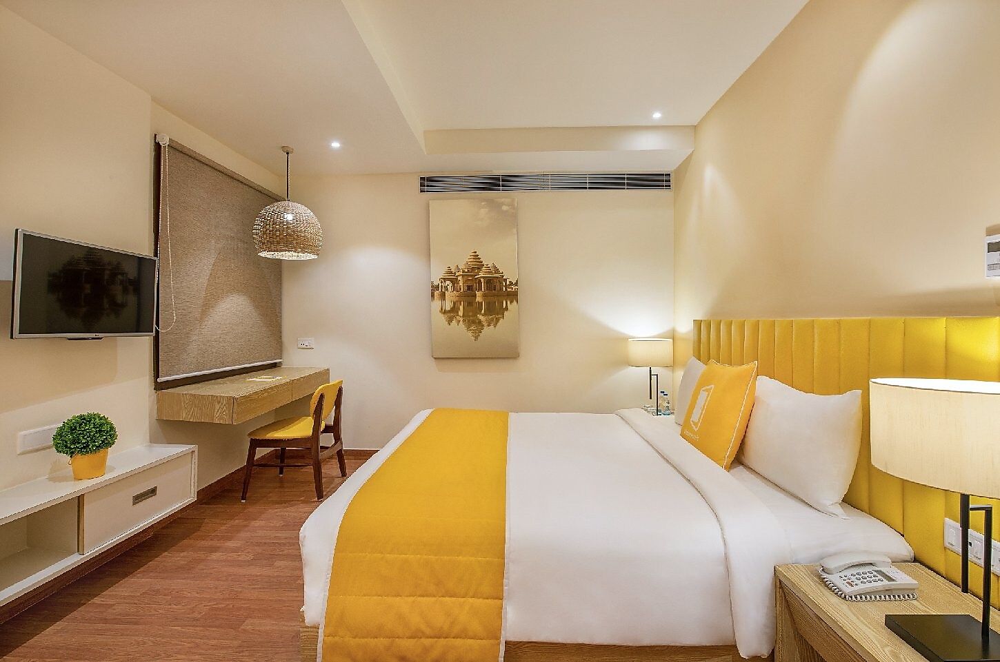 Bloom Boutique Ranjit Avenue Standard King Room 2