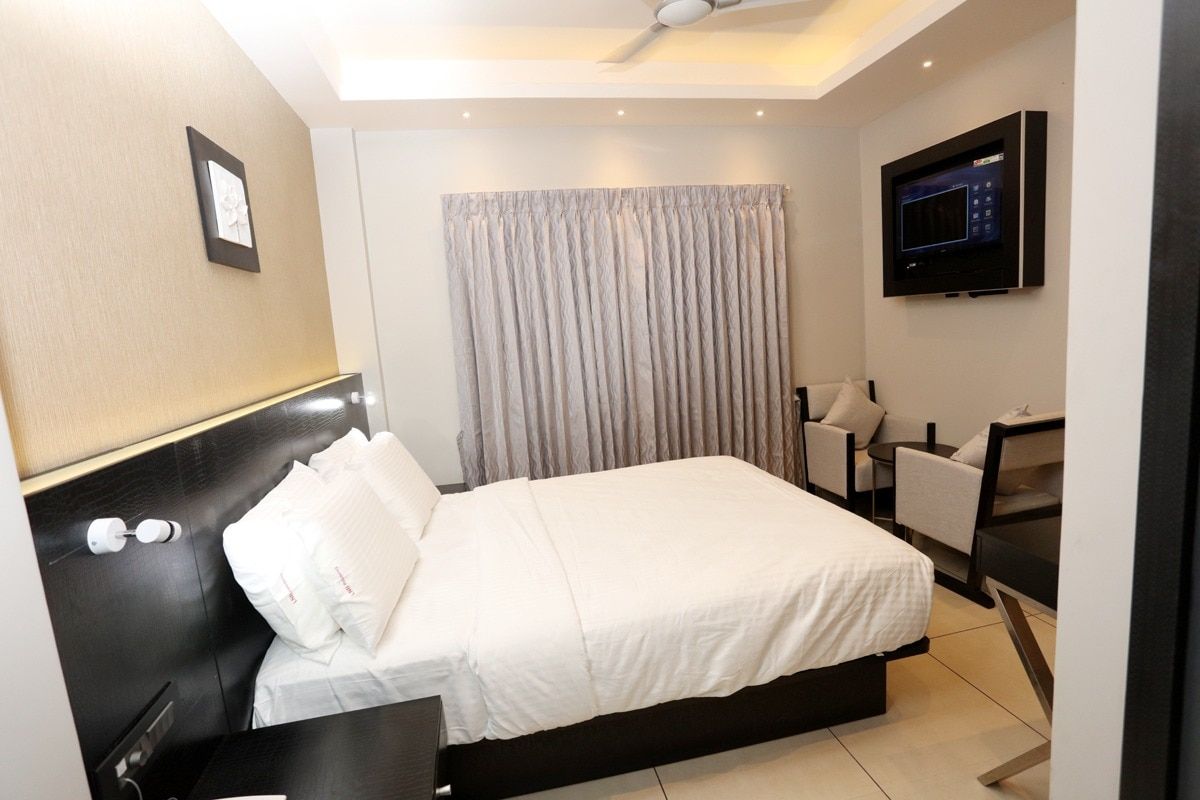 LNB RESIDENCY Deluxe Double Room 3