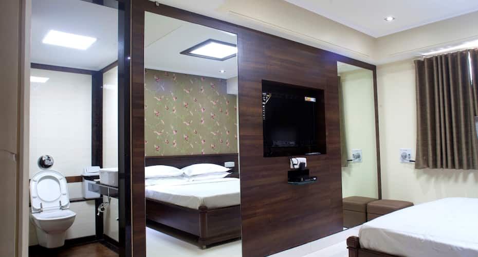 Hotel Adarsh Baug