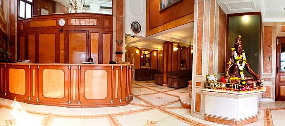 Hotel Adarsh Baug