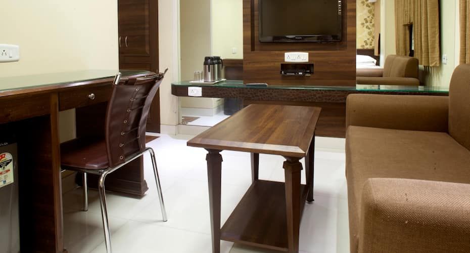 Hotel Adarsh Baug