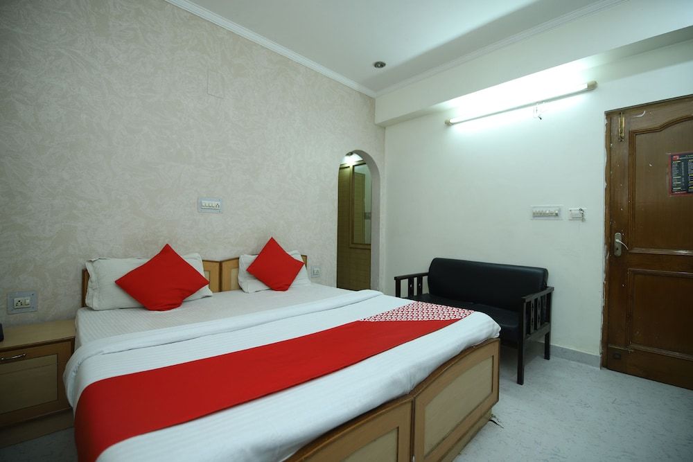 OYO 41618 Hotel Regency Double or Twin Room 19