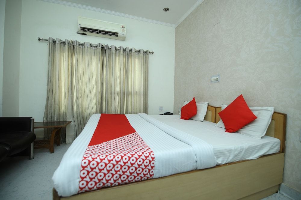 OYO 41618 Hotel Regency Double or Twin Room 18