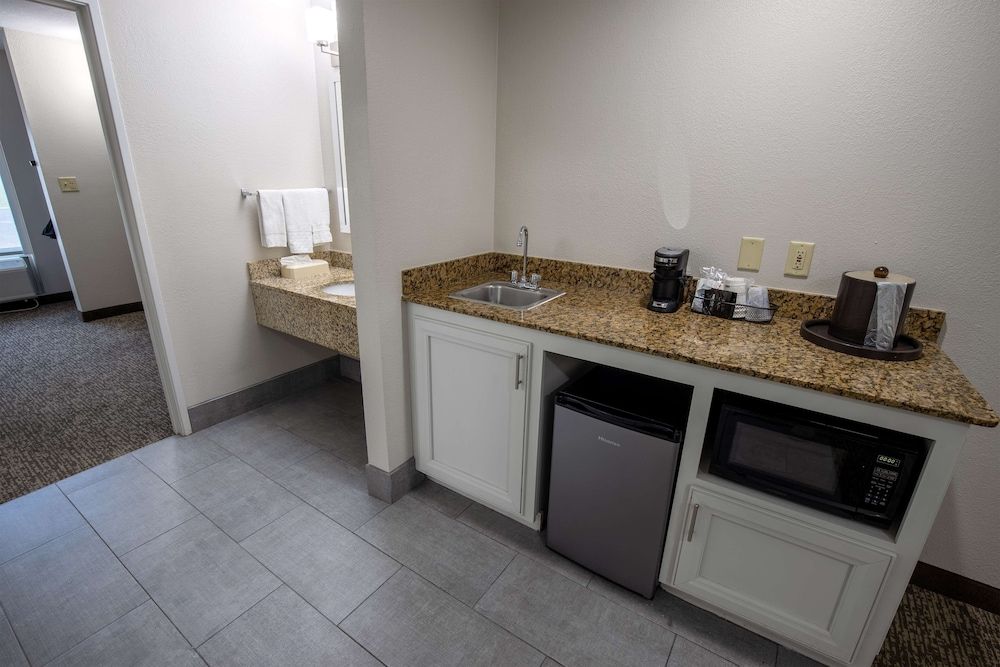 Suite, 2 Double Beds, Non Smoking, Refrigerator & Microwave