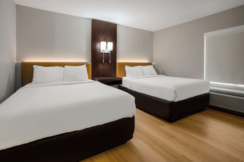 Standard Room, 2 Queen Beds, Non Smoking