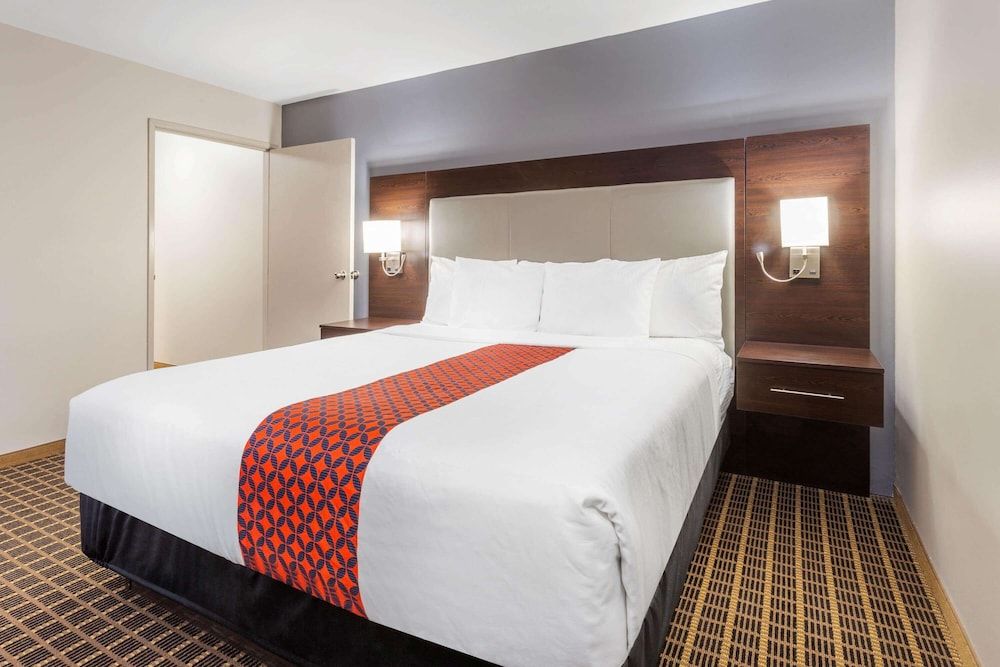 Presidential Room, 1 King Bed, Non Smoking