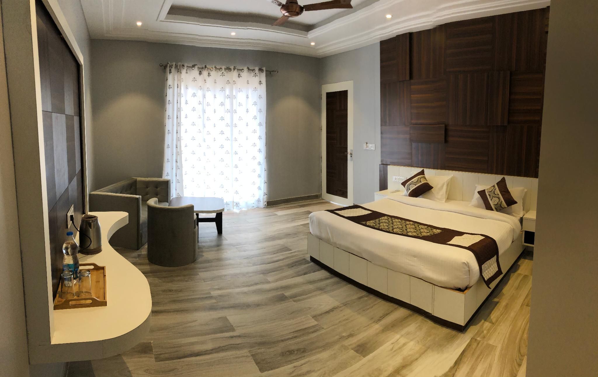 Desi Thath Resort Premium Cottage 6