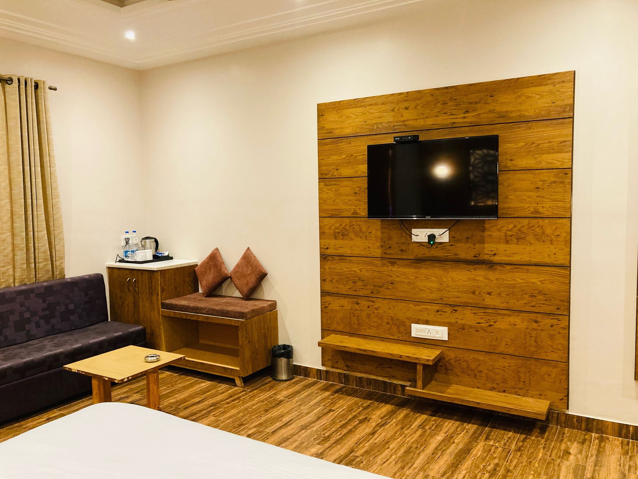 Desi Thath Resort Premium Cottage 13