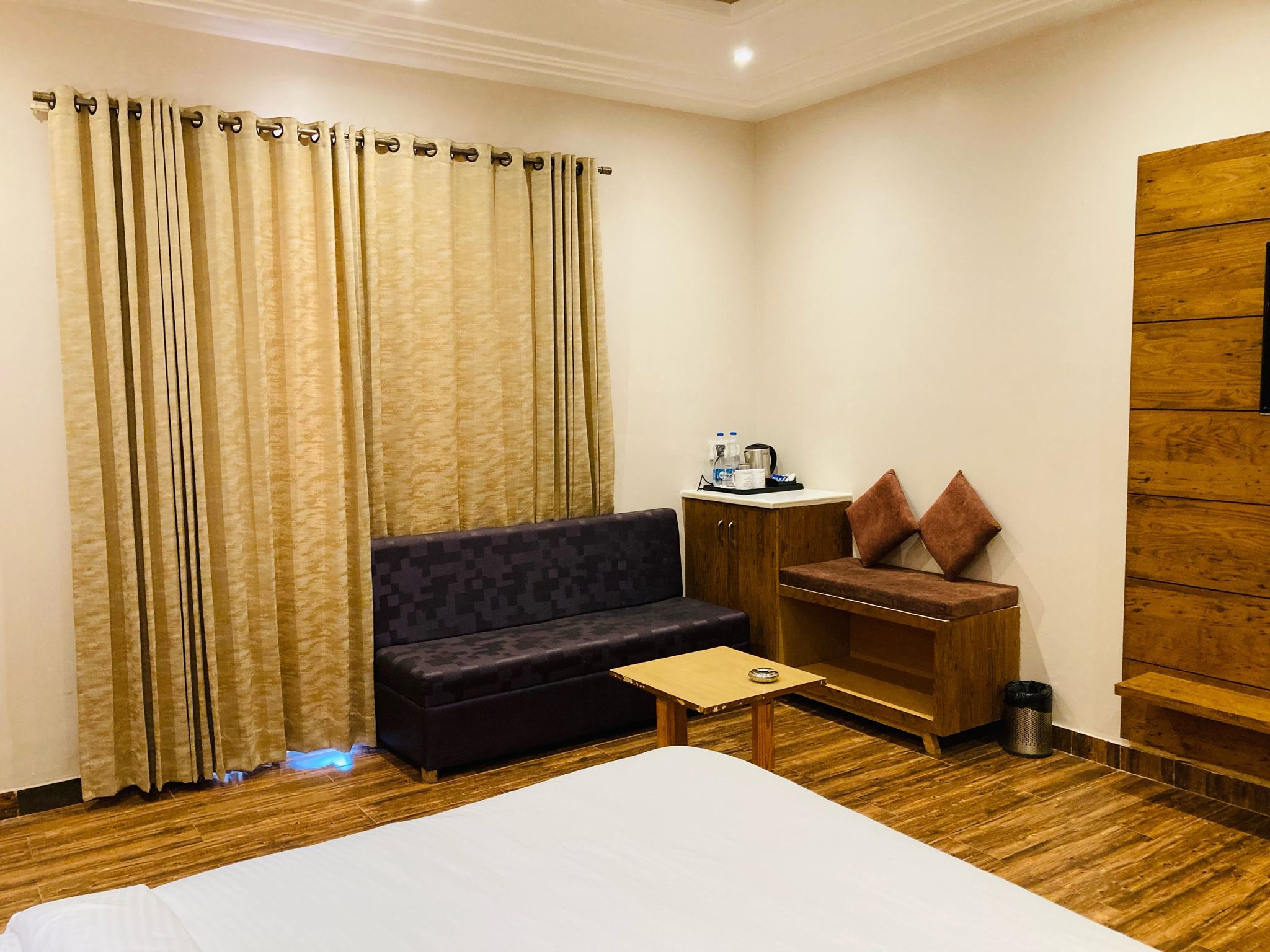 Desi Thath Resort Premium Cottage 3