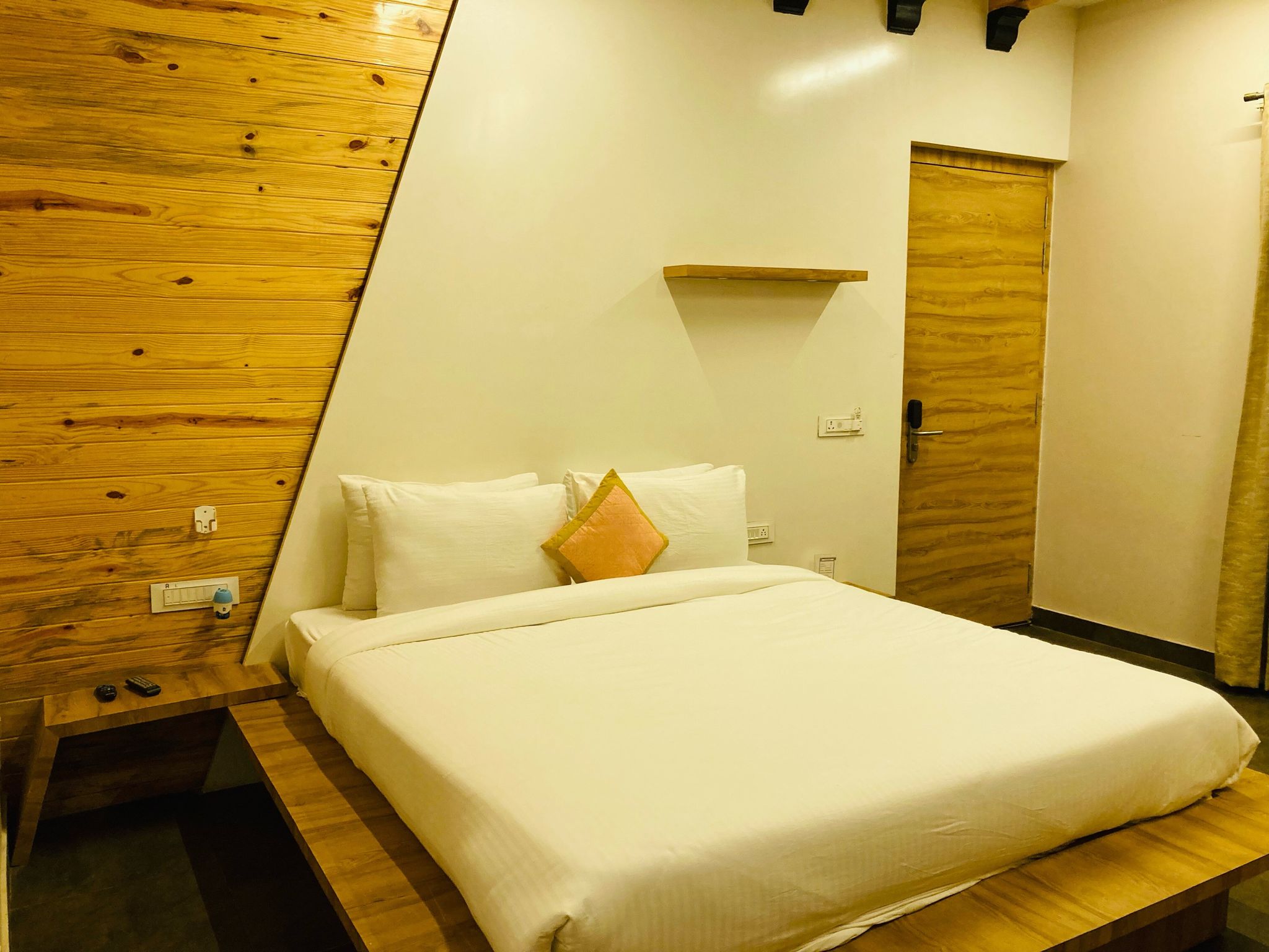 Desi Thath Resort Premium Cottage 10