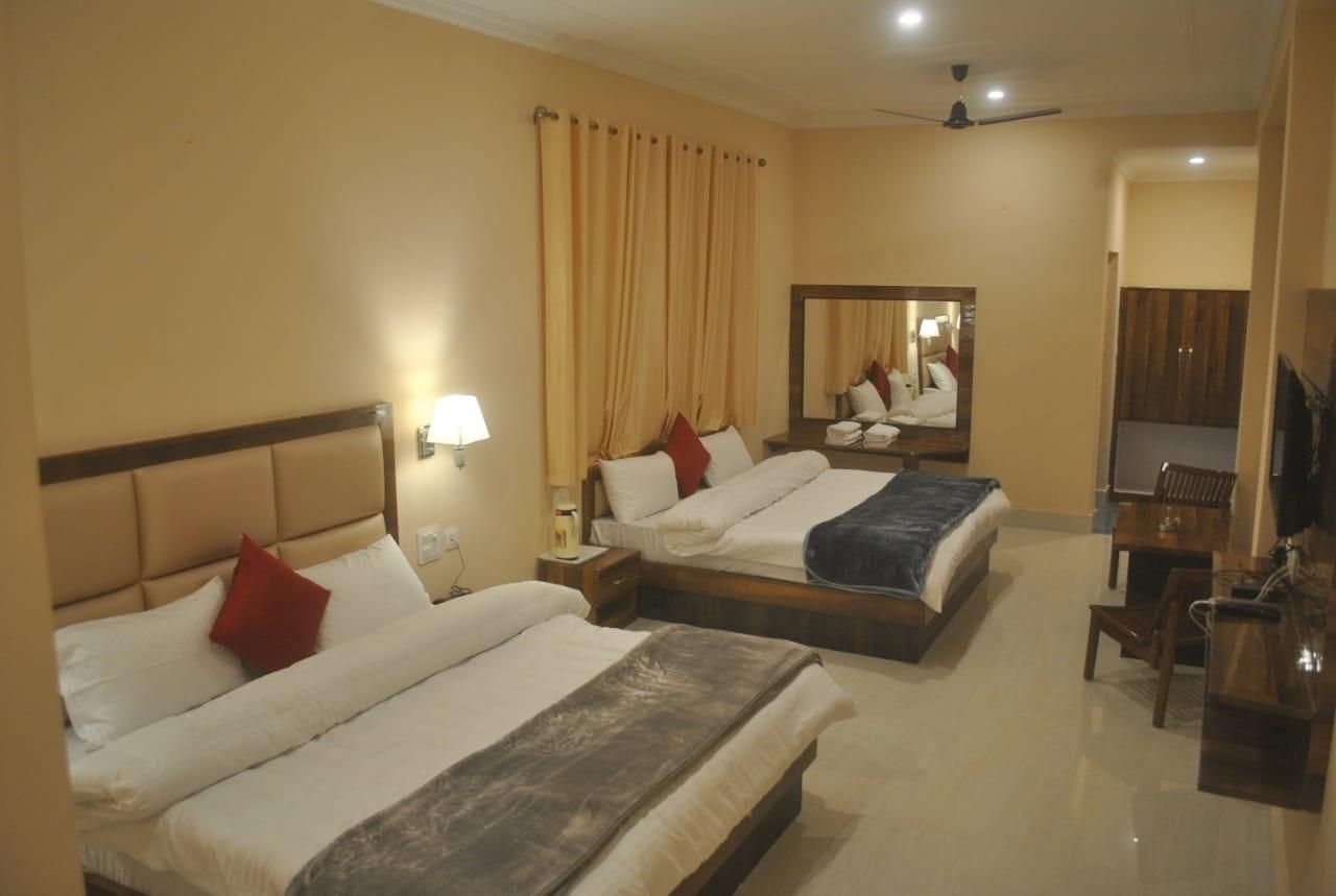 Agastya Residency Deluxe Room( No View)