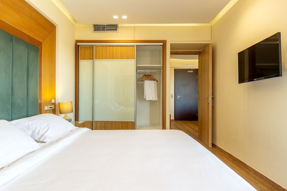 Oasis Hotel Apartments Deluxe Room, 1 Bedroom, Pool View