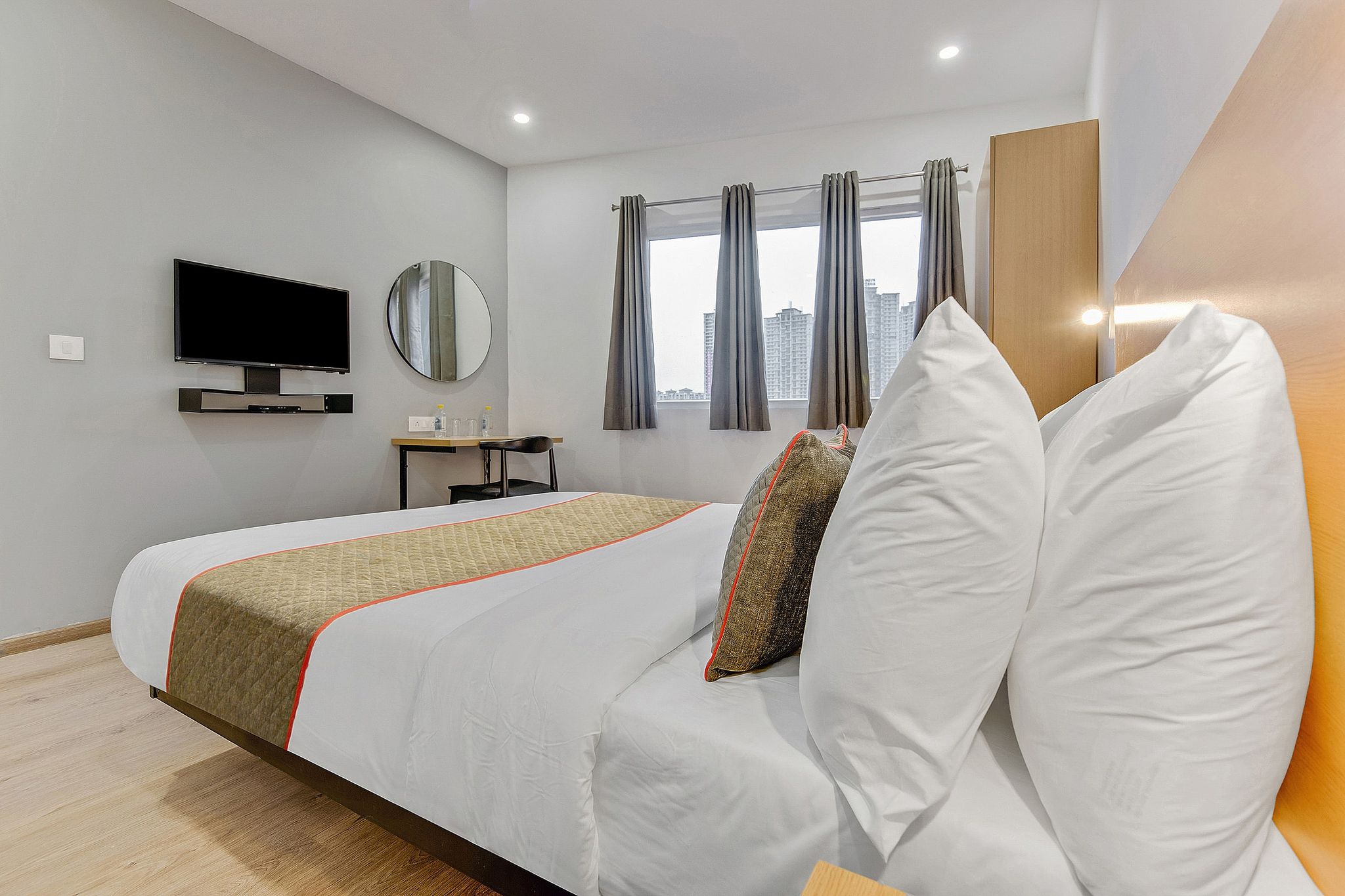 Townhouse Sector 49 Near Logix city centre Classic Room 18