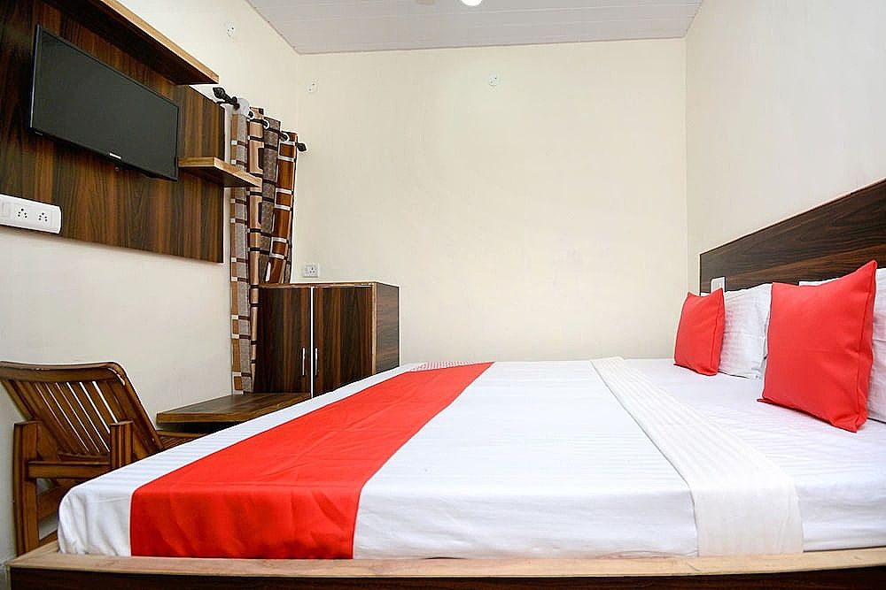 undefined OYO 17133 Hotel Anmol 8