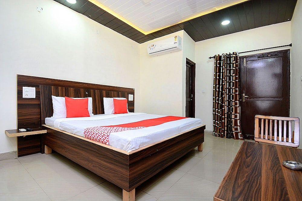 undefined OYO 17133 Hotel Anmol