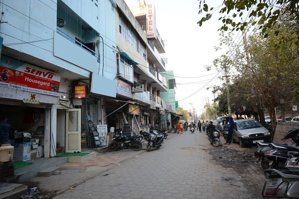 undefined OYO 17133 Hotel Anmol 4