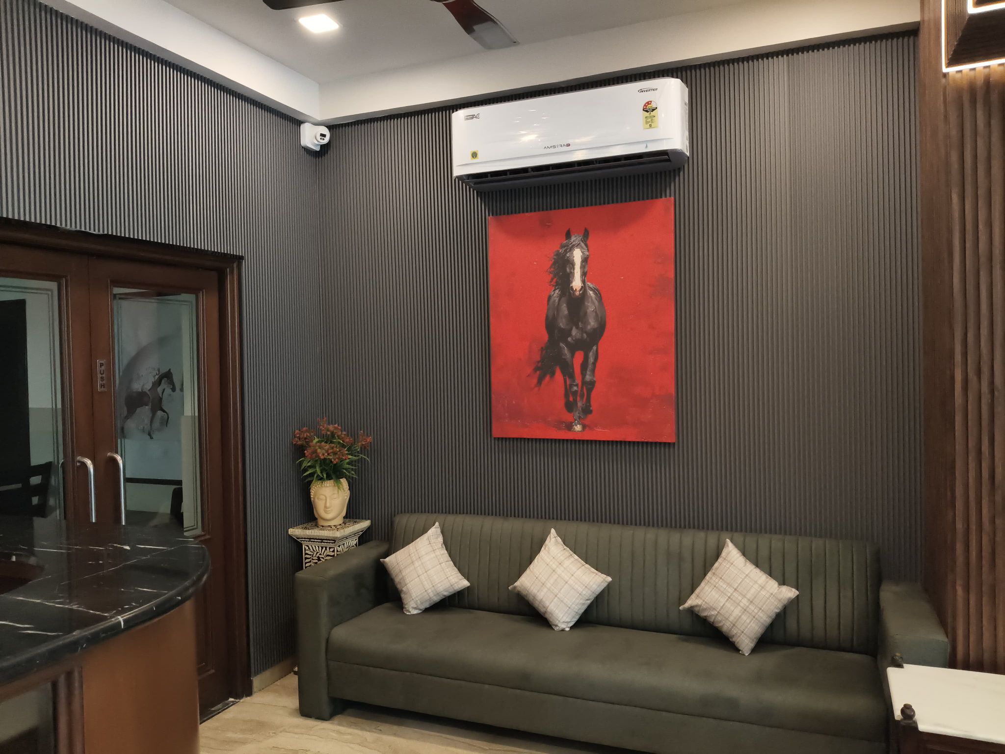 HnM THE BOUTIQUE HOTEL
