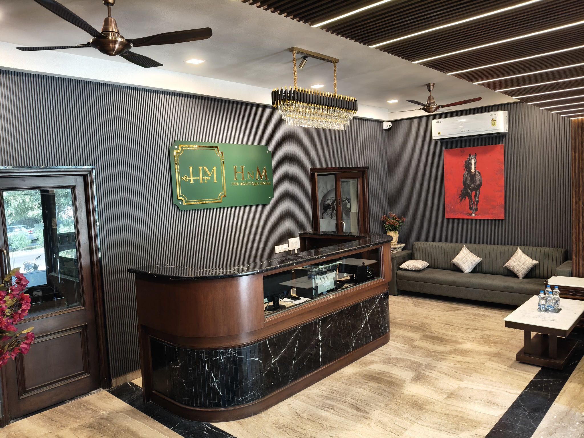 undefined HnM THE BOUTIQUE HOTEL 2