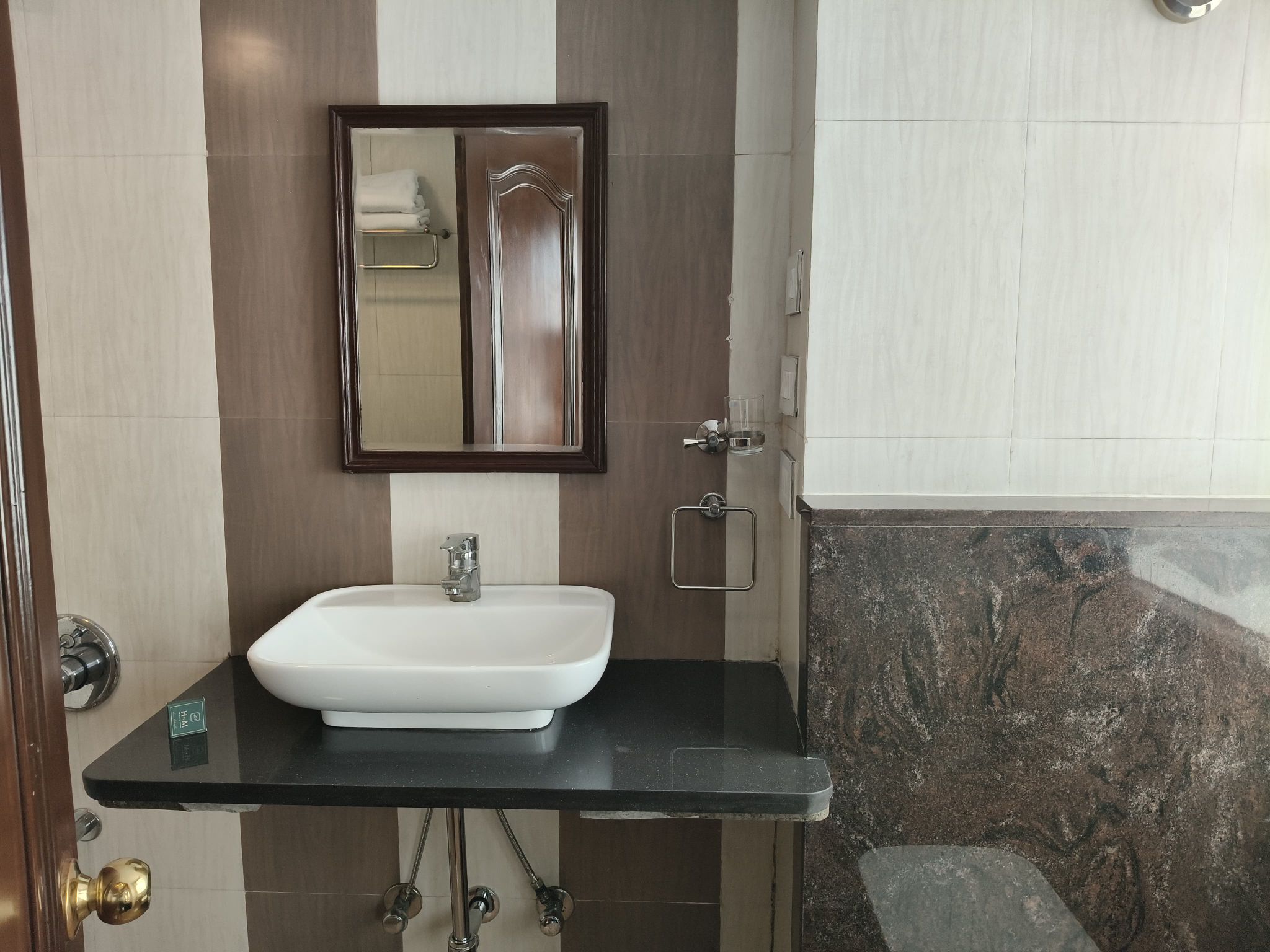 HnM THE BOUTIQUE HOTEL Deluxe Room 7