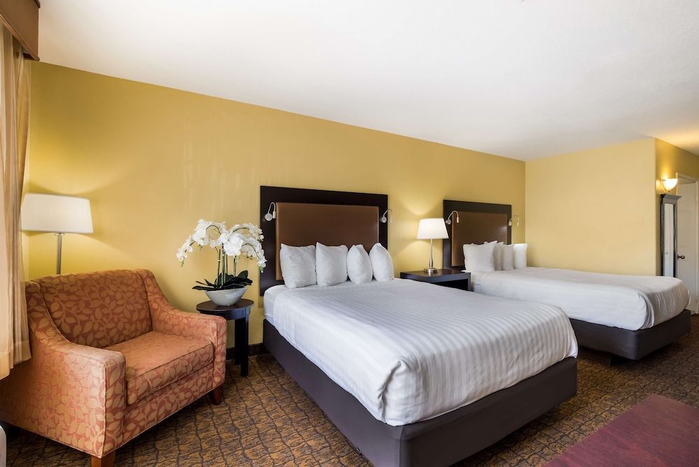 Best Western Escondido Hotel Standard Room, 2 Queen Beds, Non Smoking, Refrigerator & Microwave